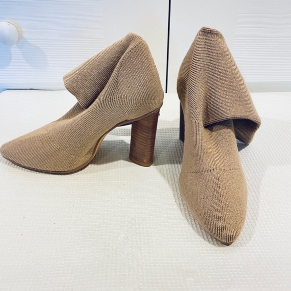 NWOT Knit Sock Bootie Wood Heel - Picture 4 of 10